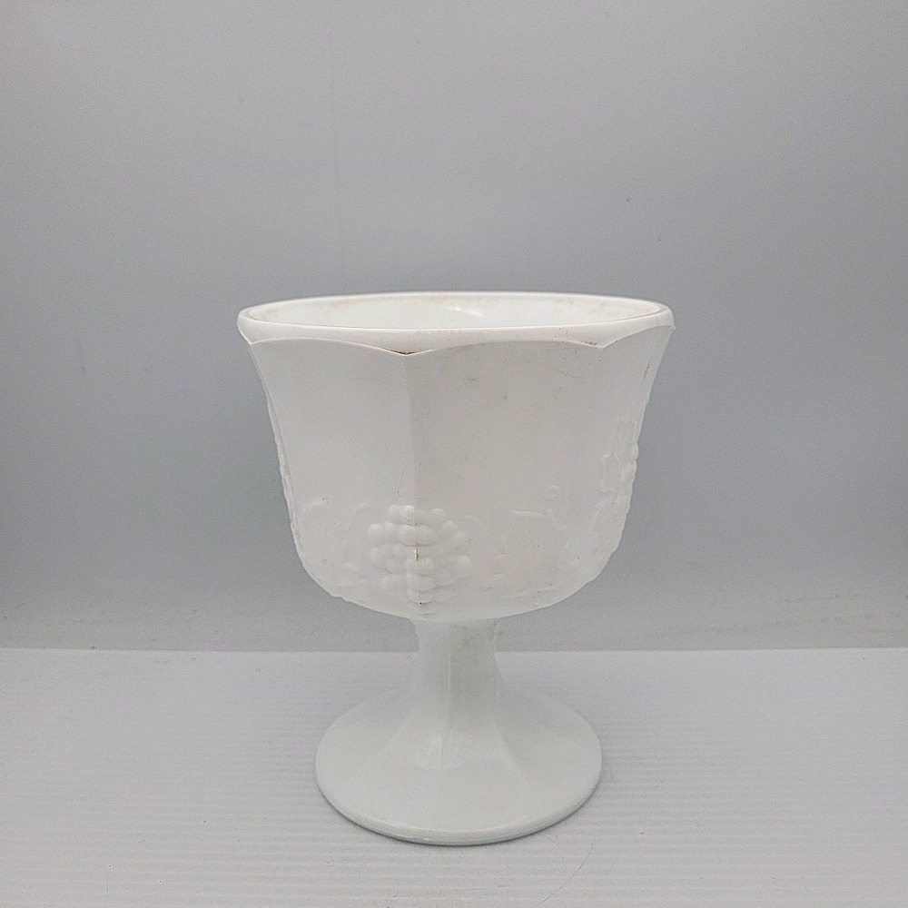 Vintage Indiana Glass Milk Glass Compote Pedestal‎ Bowl Colony Harvest Grape